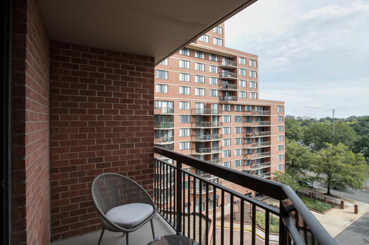 Stylish And Charming Apartment In Pentagon City Arlington Eksteriør billede