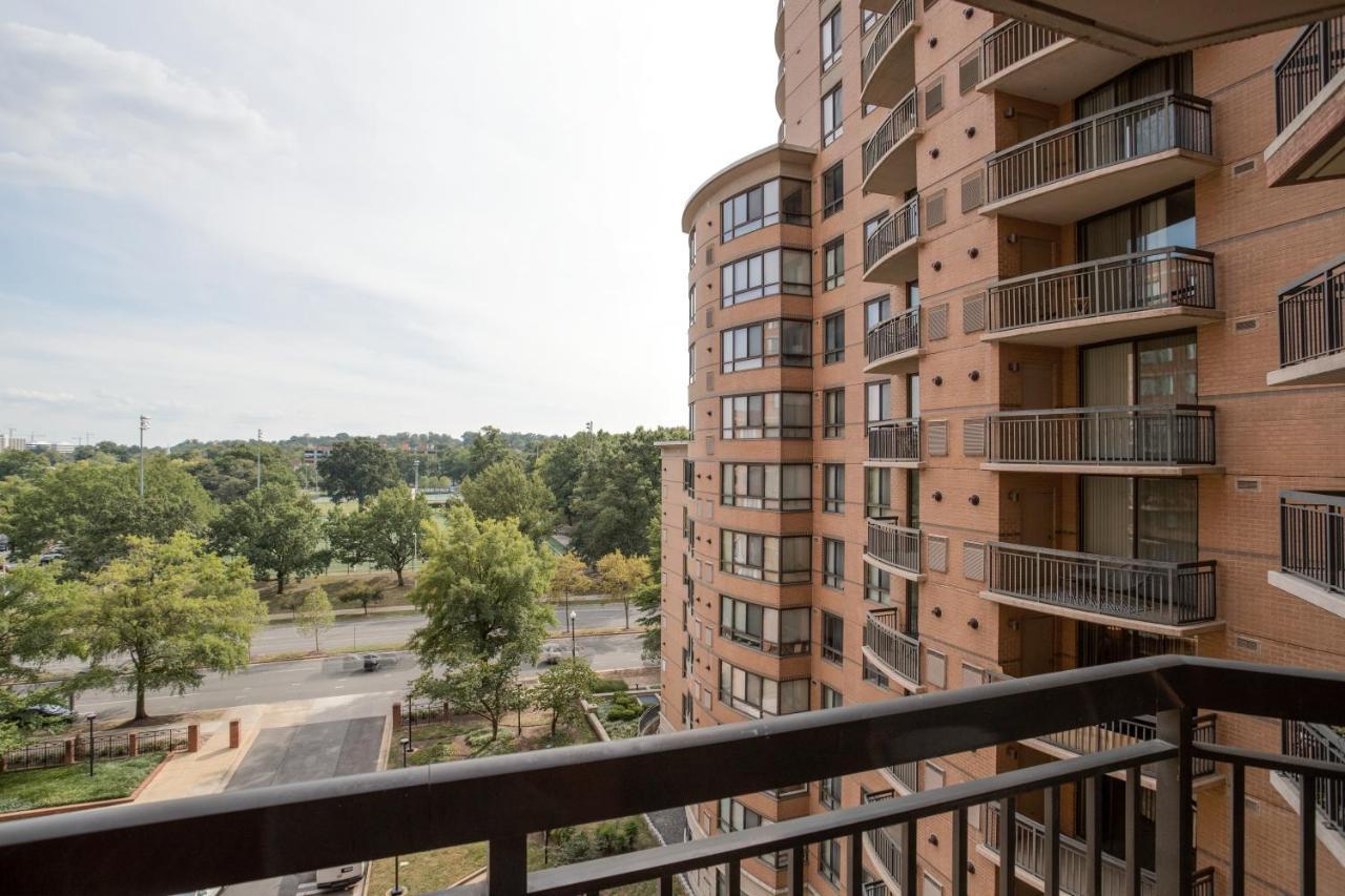 Stylish And Charming Apartment In Pentagon City Arlington Eksteriør billede